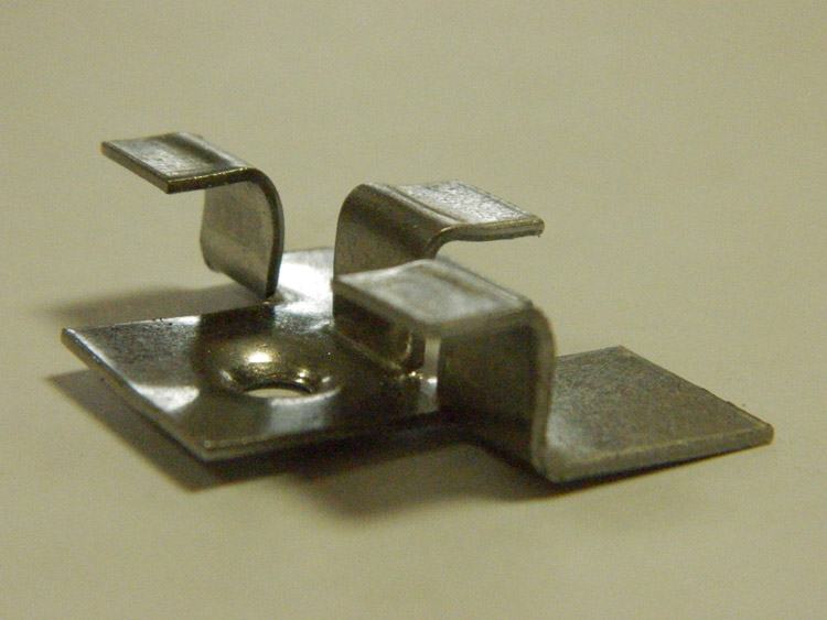 Клипса для монтажа (метал.) 3 мм